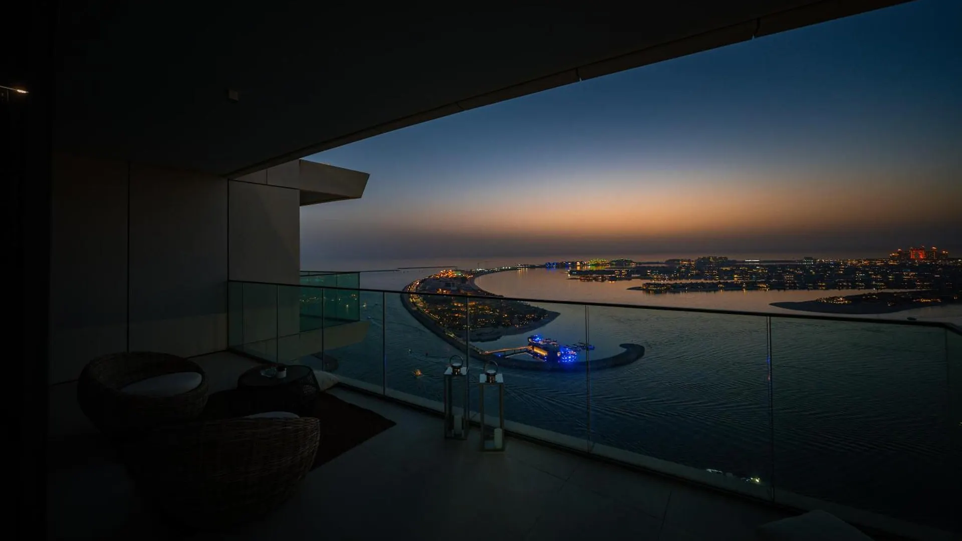 Elegant 3Br Apartment With Private Beach Access Dubaj
