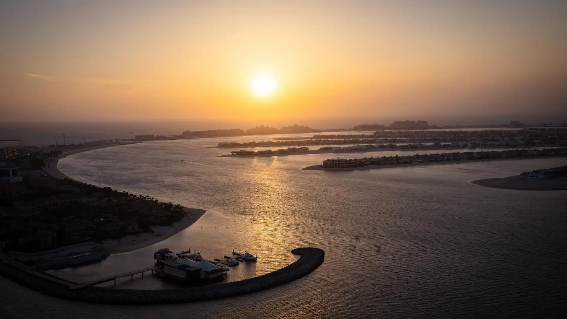 Elegant 3Br Apartment With Private Beach Access Dubaj