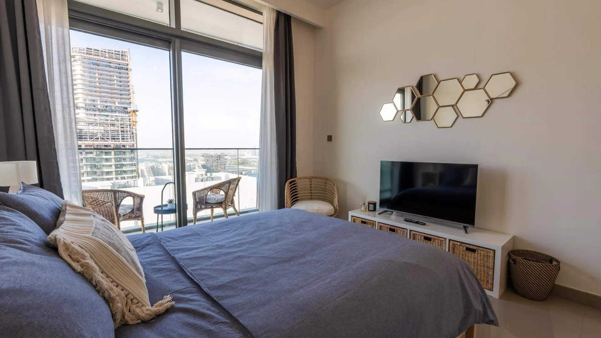 Elegant 3Br Apartment With Private Beach Access Dubaj