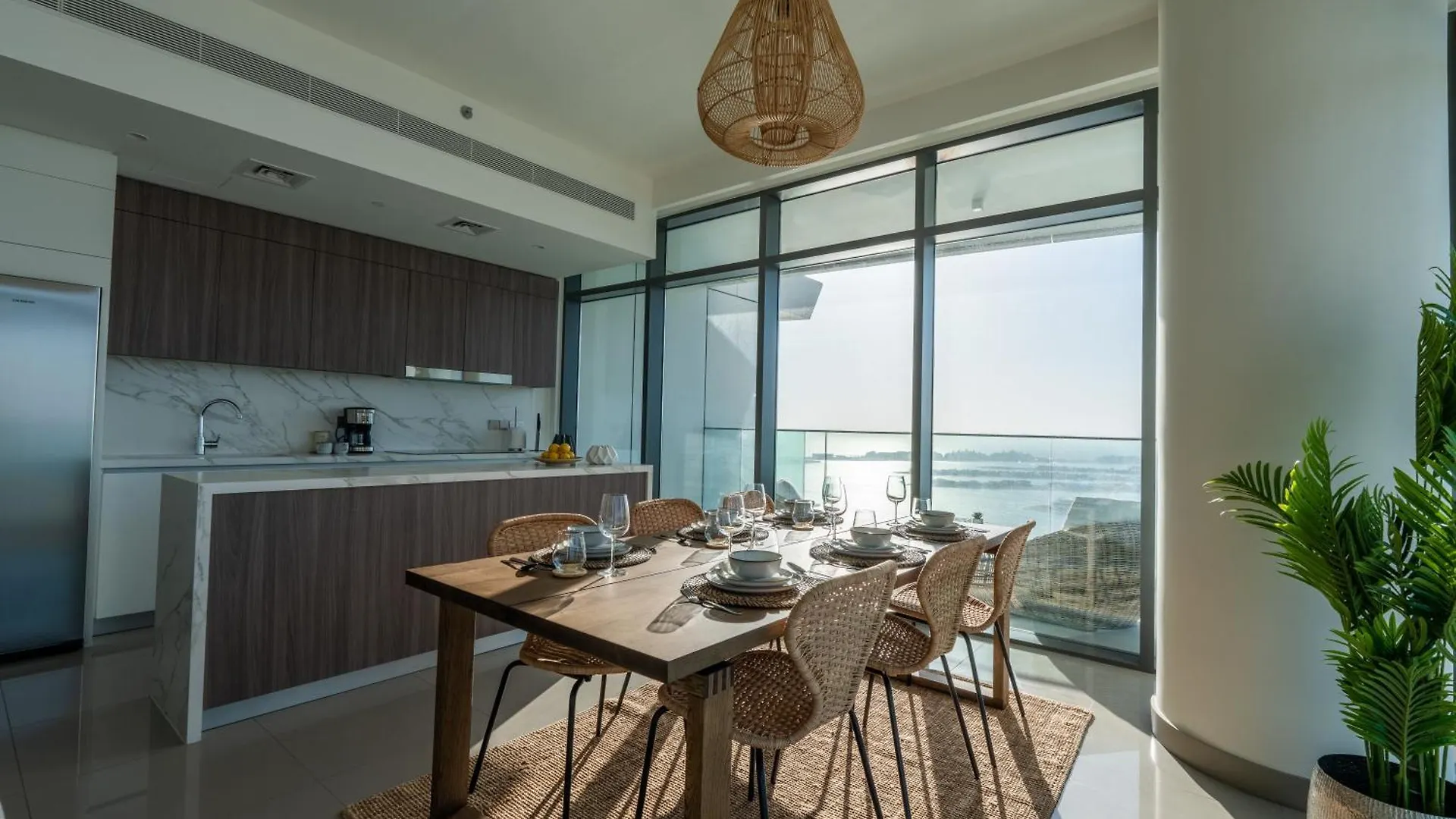 Elegant 3Br Apartment With Private Beach Access Dubaj