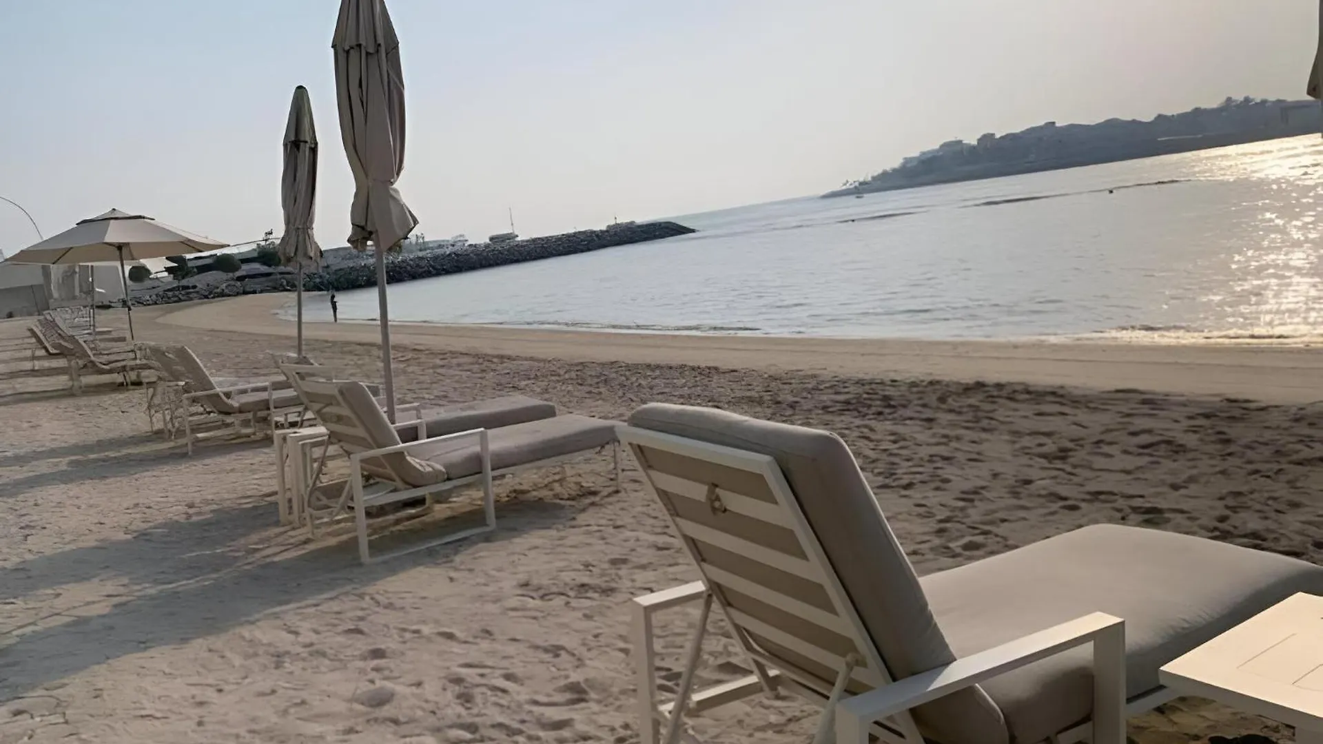Elegant 3Br Apartment With Private Beach Access Dubaj